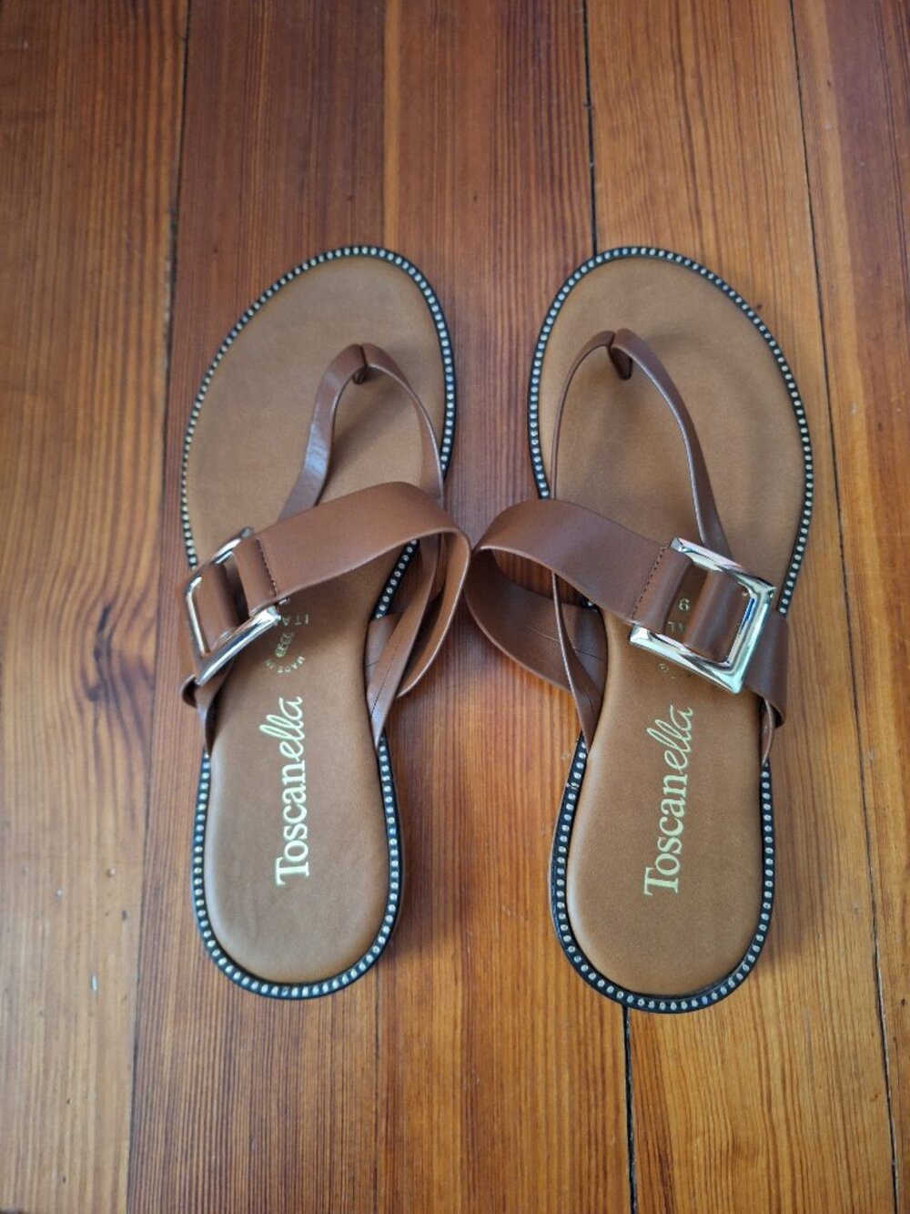 Toscanella Leather Sandals w/ buckle detail